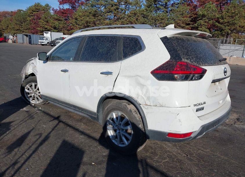Photo 3 of 2019 Nissan Rogue SV (VIN KNMAT2MT7KP527457)