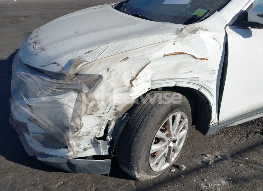 Photo 6 of 2019 Nissan Rogue SV (VIN KNMAT2MT7KP527457)