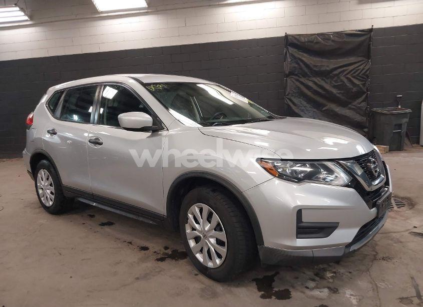 2017 Nissan Rogue S (VIN KNMAT2MT8HP541439) main photo