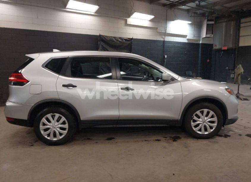 Photo 13 of 2017 Nissan Rogue S (VIN KNMAT2MT8HP541439)