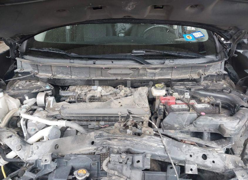 Photo 10 of 2017 Nissan Rogue SV (VIN KNMAT2MT8HP597395)