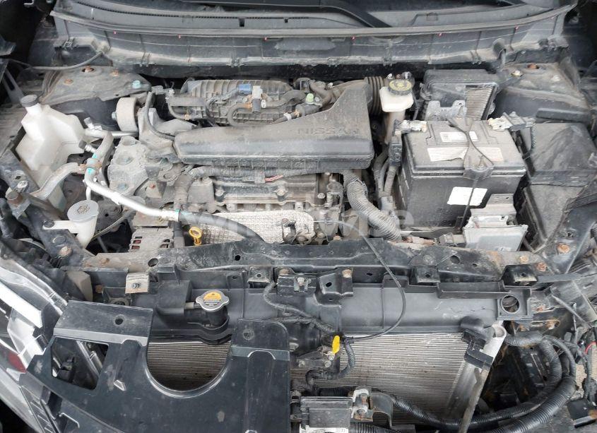 Photo 10 of 2018 Nissan Rogue SV (VIN KNMAT2MT8JP519057)