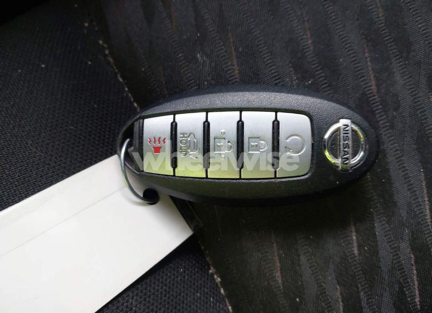 Photo 11 of 2018 Nissan Rogue SV (VIN KNMAT2MT8JP519057)