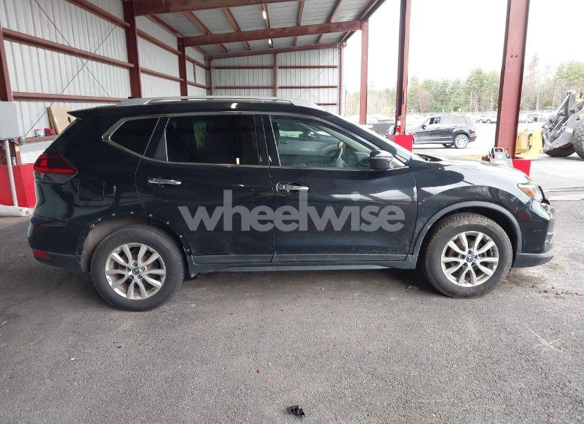 Photo 13 of 2018 Nissan Rogue SV (VIN KNMAT2MT8JP519057)
