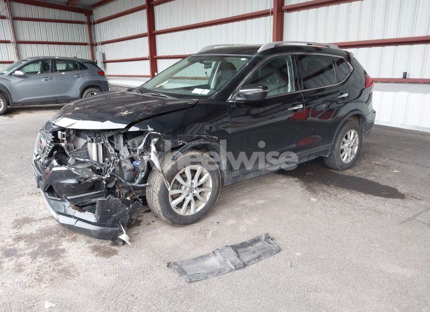 Photo 2 of 2018 Nissan Rogue SV (VIN KNMAT2MT8JP519057)