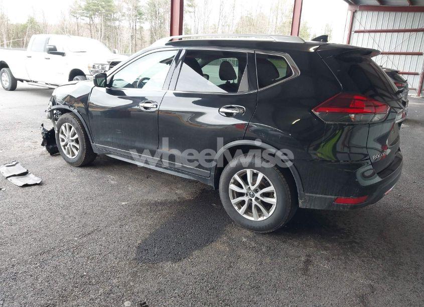 Photo 3 of 2018 Nissan Rogue SV (VIN KNMAT2MT8JP519057)