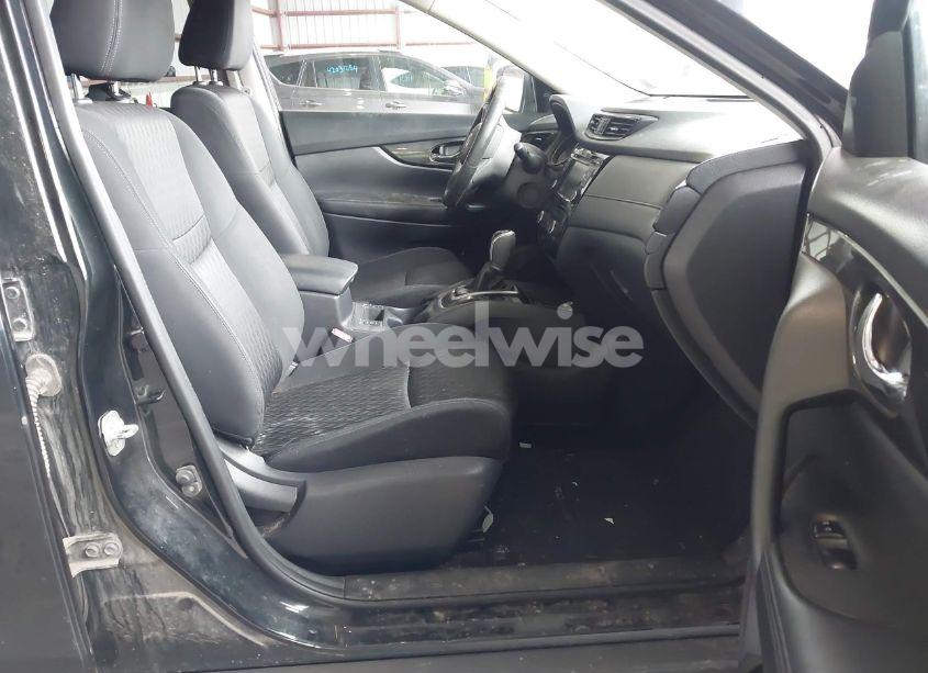 Photo 5 of 2018 Nissan Rogue SV (VIN KNMAT2MT8JP519057)