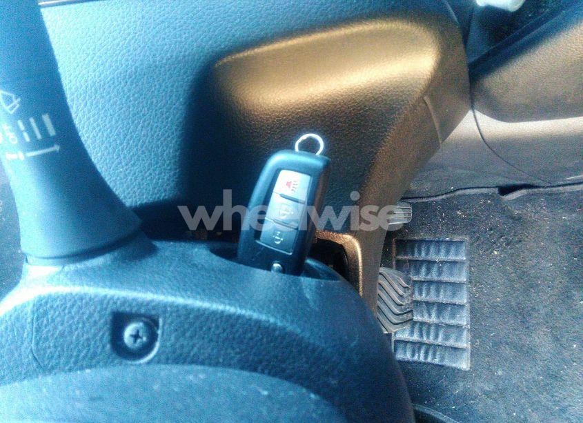 Photo 11 of 2018 Nissan Rogue S (VIN KNMAT2MT8JP567013)