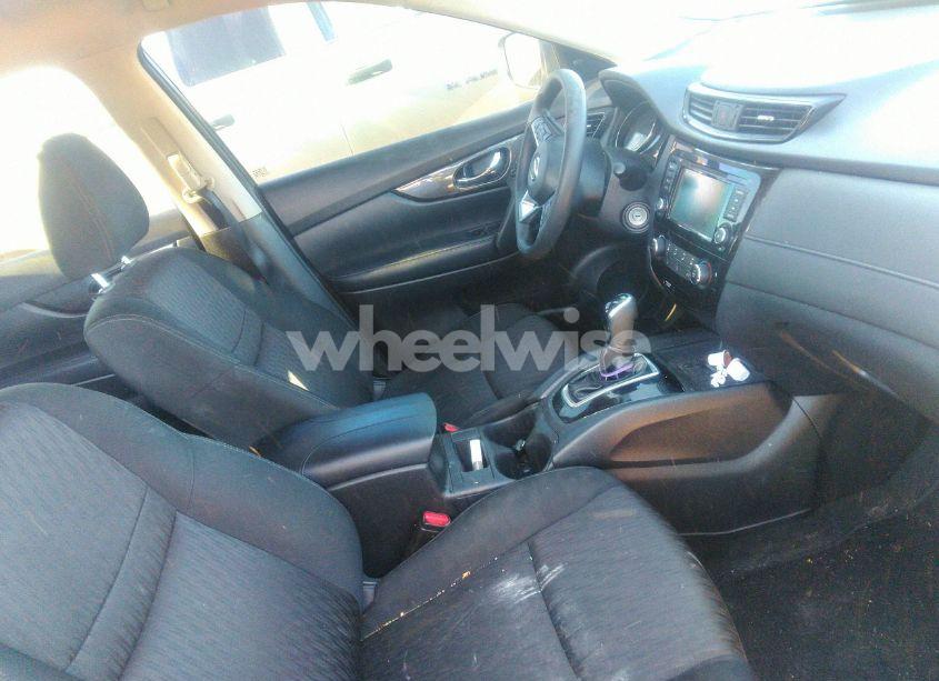 Photo 5 of 2018 Nissan Rogue S (VIN KNMAT2MT8JP567013)