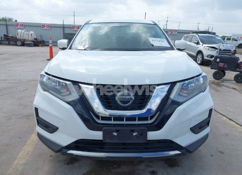 Photo 12 of 2018 Nissan Rogue S (VIN KNMAT2MT8JP615335)