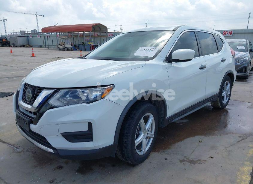 Photo 2 of 2018 Nissan Rogue S (VIN KNMAT2MT8JP615335)