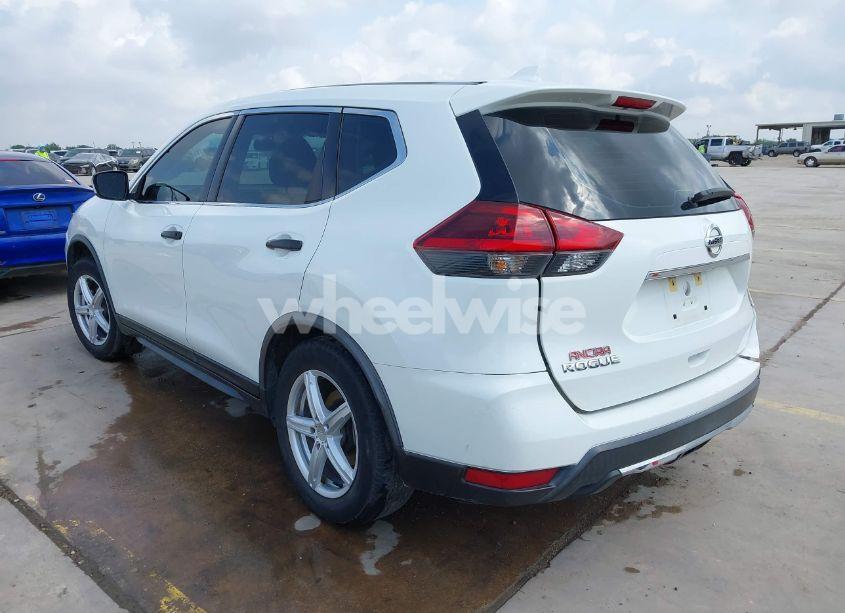 Photo 3 of 2018 Nissan Rogue S (VIN KNMAT2MT8JP615335)