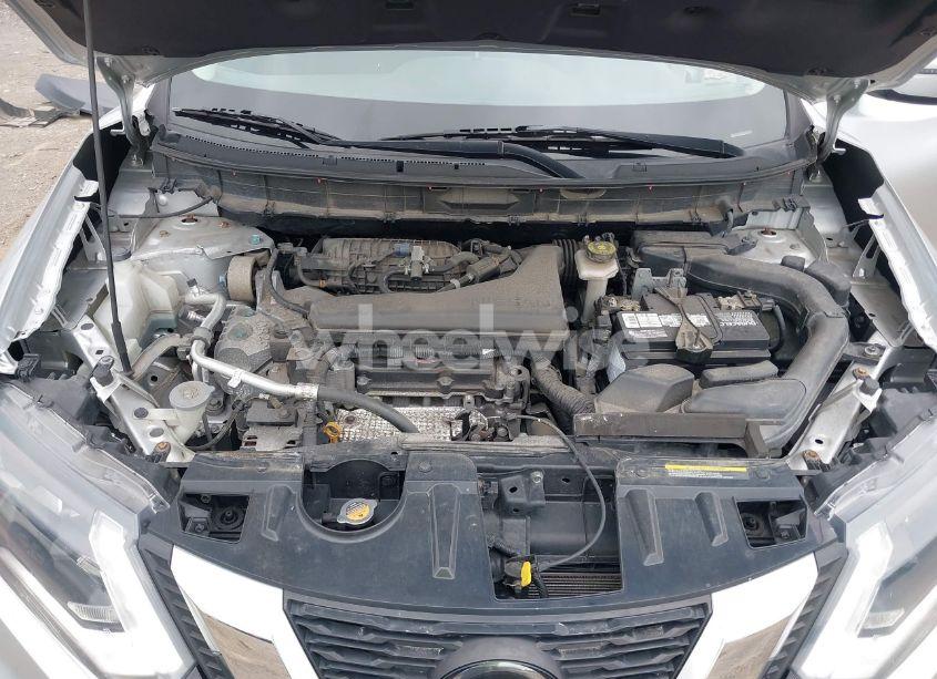 Photo 10 of 2019 Nissan Rogue SV (VIN KNMAT2MT8KP517732)