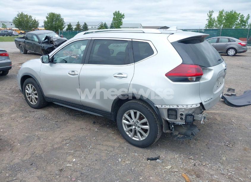 Photo 3 of 2019 Nissan Rogue SV (VIN KNMAT2MT8KP517732)