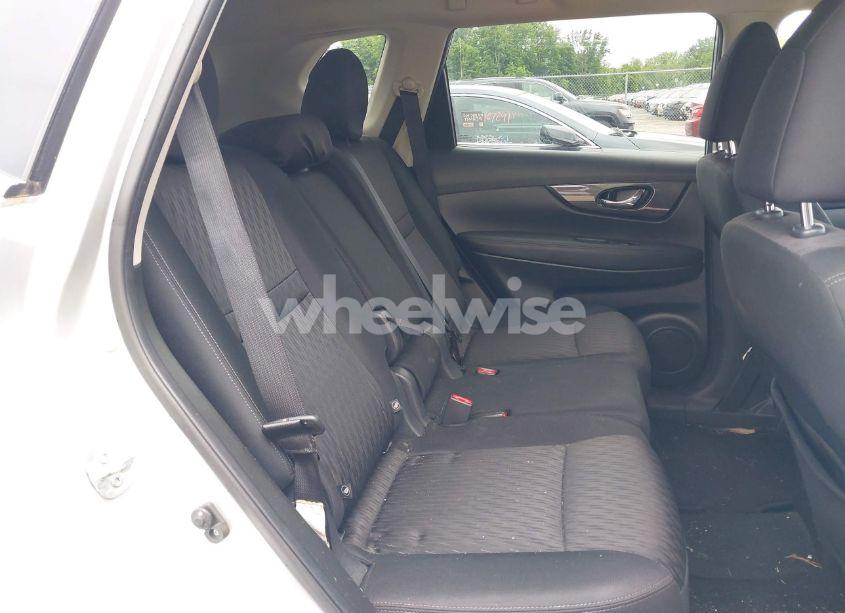Photo 8 of 2019 Nissan Rogue SV (VIN KNMAT2MT8KP517732)