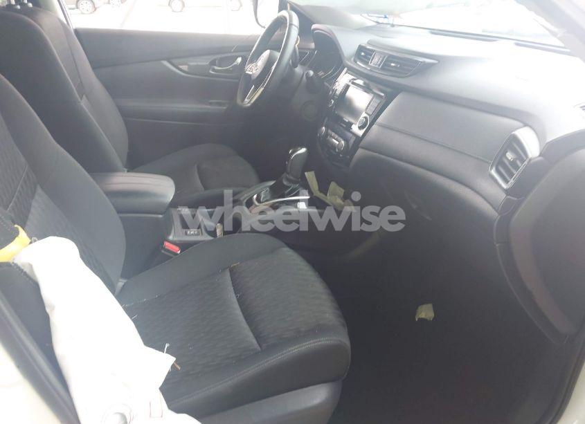 Photo 5 of 2019 Nissan Rogue SV (VIN KNMAT2MT8KP540489)