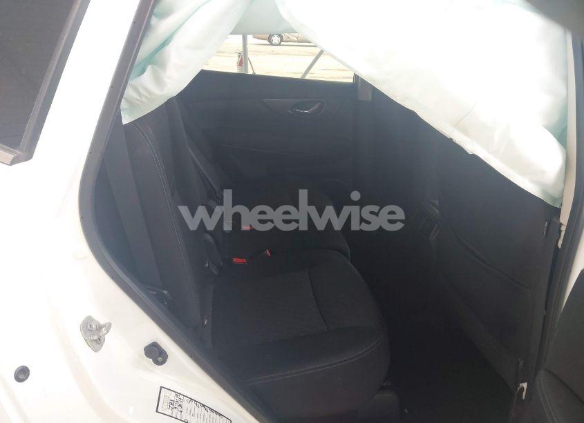 Photo 8 of 2019 Nissan Rogue SV (VIN KNMAT2MT8KP540489)