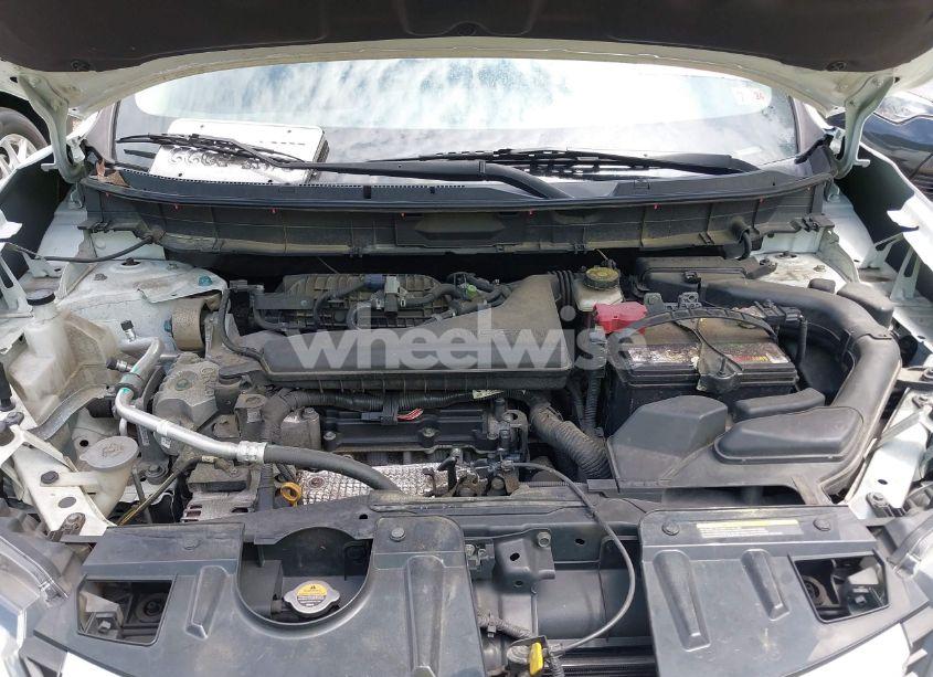 Photo 10 of 2018 Nissan Rogue SV (VIN KNMAT2MT9JP533887)