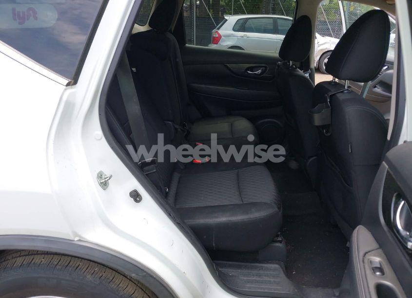 Photo 8 of 2018 Nissan Rogue SV (VIN KNMAT2MT9JP533887)