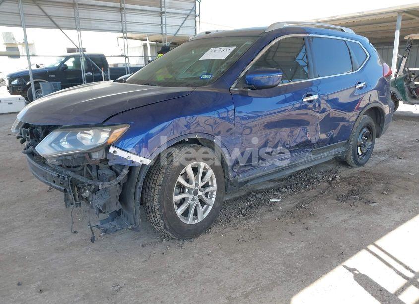 Photo 2 of 2018 Nissan Rogue SV (VIN KNMAT2MT9JP534229)