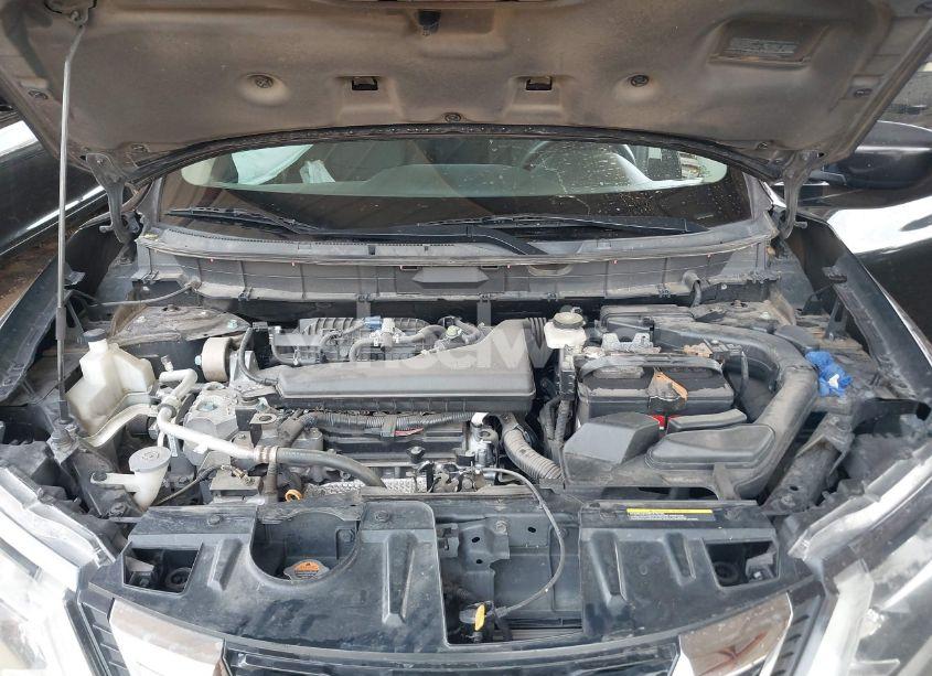 Photo 10 of 2018 Nissan Rogue S (VIN KNMAT2MT9JP547904)