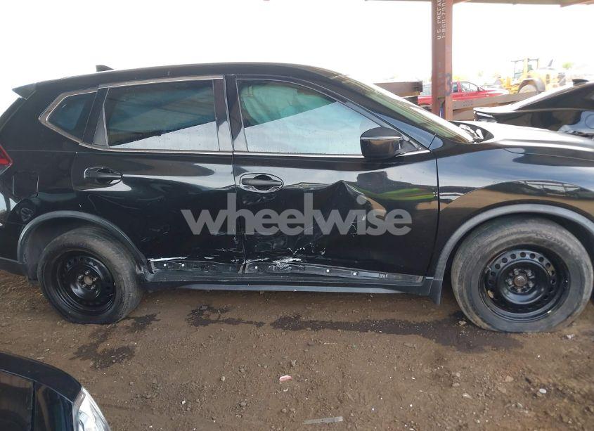 Photo 6 of 2018 Nissan Rogue S (VIN KNMAT2MT9JP547904)