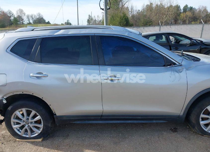 Photo 13 of 2019 Nissan Rogue SV (VIN KNMAT2MT9KP518422)