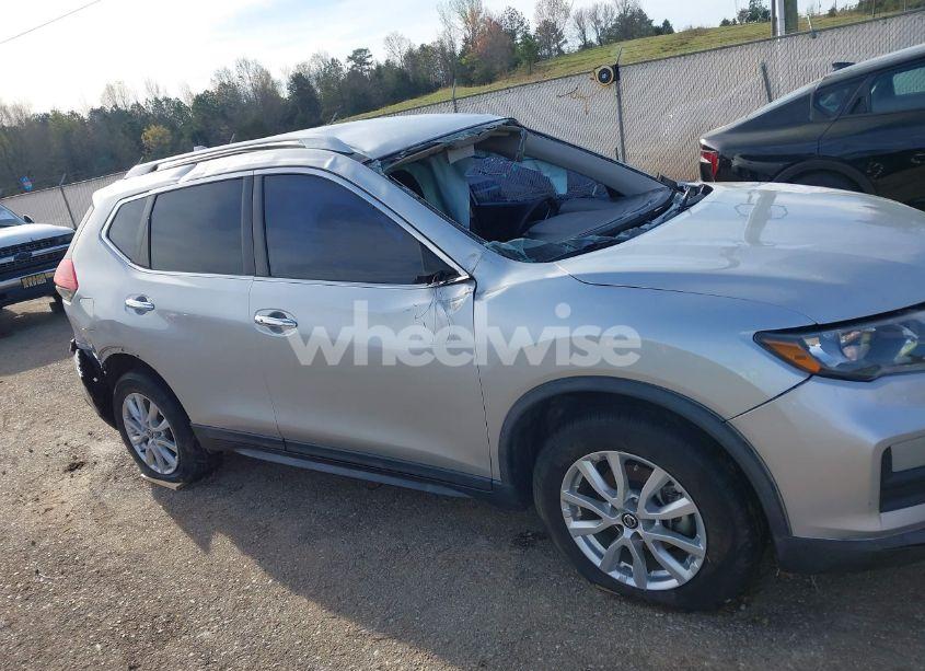 Photo 18 of 2019 Nissan Rogue SV (VIN KNMAT2MT9KP518422)