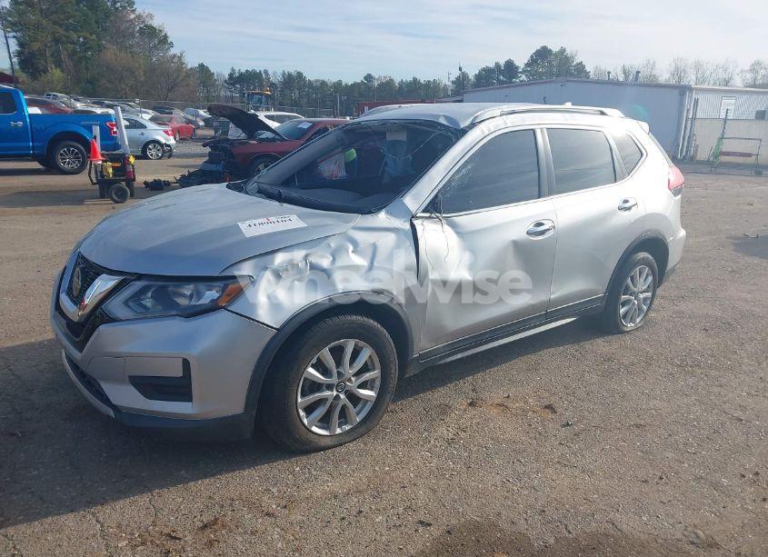 Photo 2 of 2019 Nissan Rogue SV (VIN KNMAT2MT9KP518422)