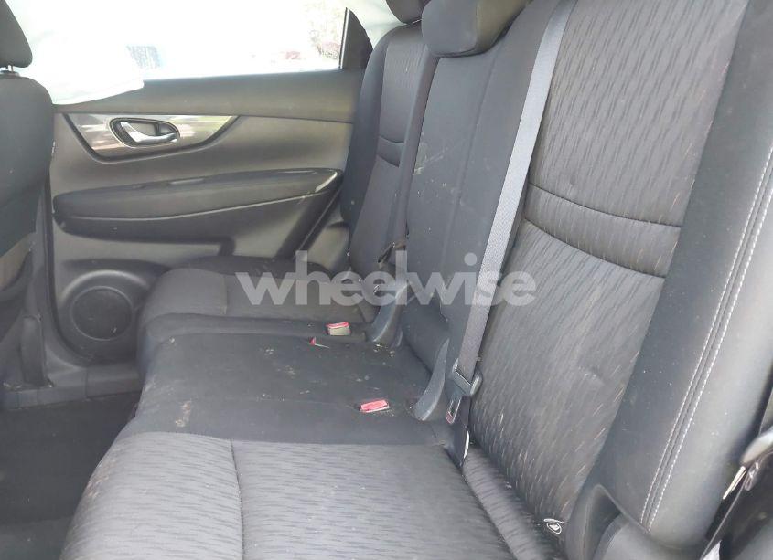 Photo 8 of 2019 Nissan Rogue SV (VIN KNMAT2MT9KP518422)