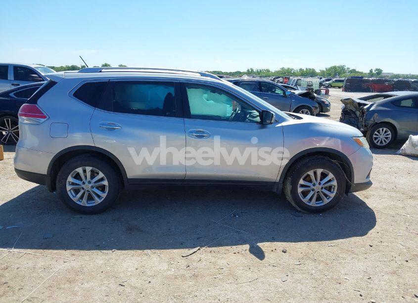 Photo 13 of 2015 Nissan Rogue SV (VIN KNMAT2MTXFP550740)