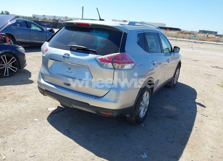 Photo 4 of 2015 Nissan Rogue SV (VIN KNMAT2MTXFP550740)
