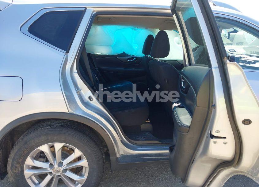 Photo 8 of 2015 Nissan Rogue SV (VIN KNMAT2MTXFP550740)