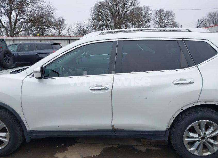 Photo 15 of 2015 Nissan Rogue SV (VIN KNMAT2MTXFP553136)