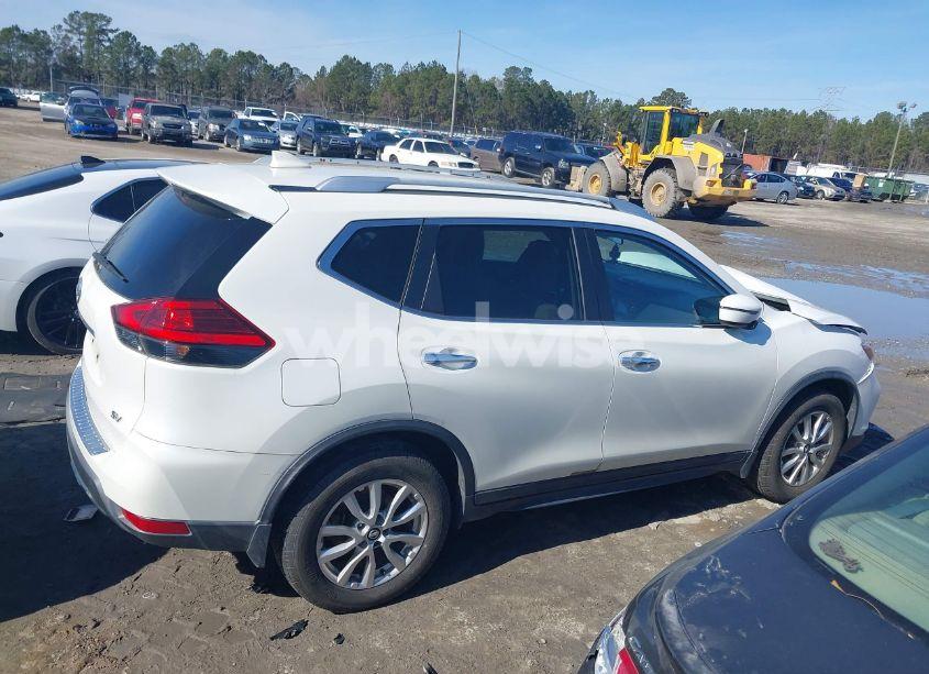 Photo 13 of 2017 Nissan Rogue SV (VIN KNMAT2MTXHP501153)