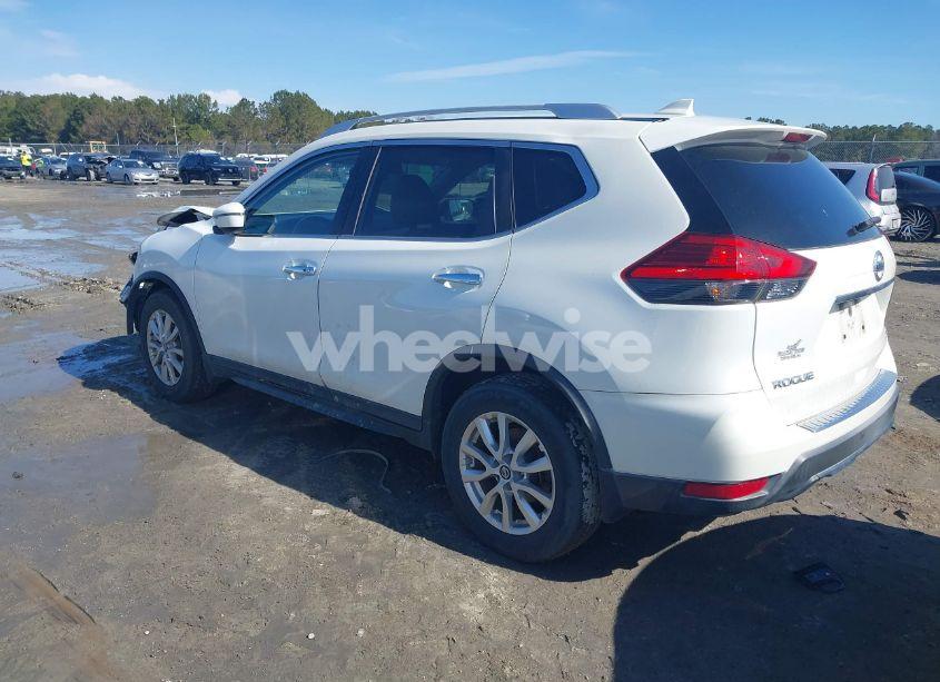 Photo 3 of 2017 Nissan Rogue SV (VIN KNMAT2MTXHP501153)