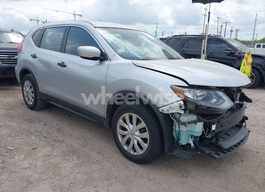 2017 Nissan Rogue S (VIN KNMAT2MTXHP552538) main photo