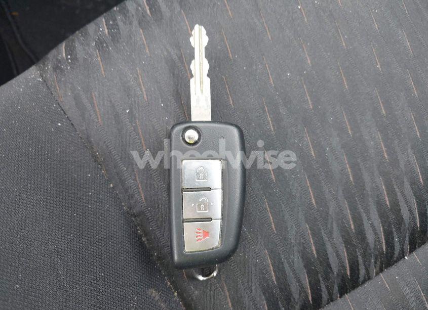 Photo 11 of 2017 Nissan Rogue S (VIN KNMAT2MTXHP552538)