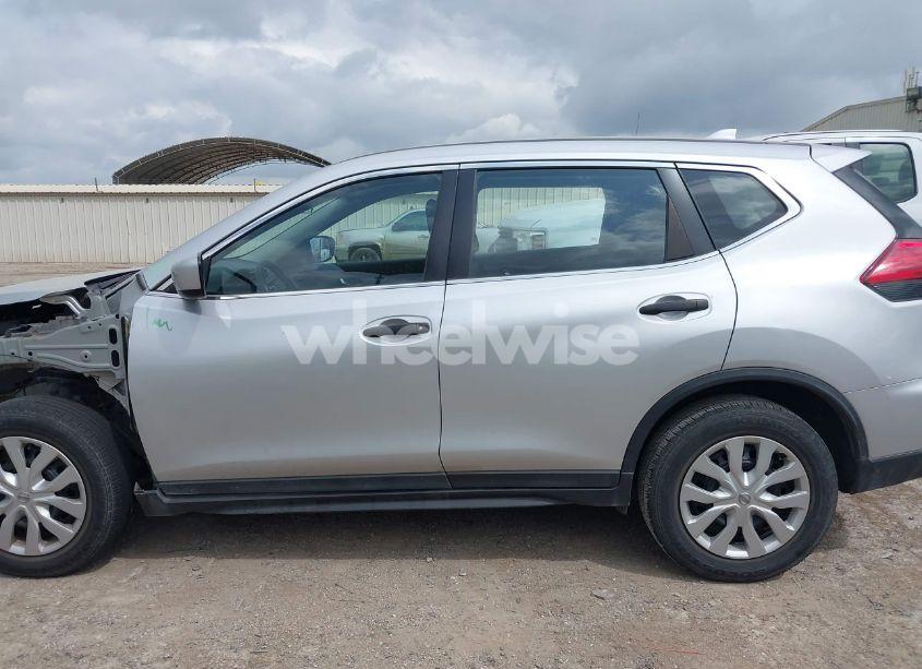 Photo 14 of 2017 Nissan Rogue S (VIN KNMAT2MTXHP552538)