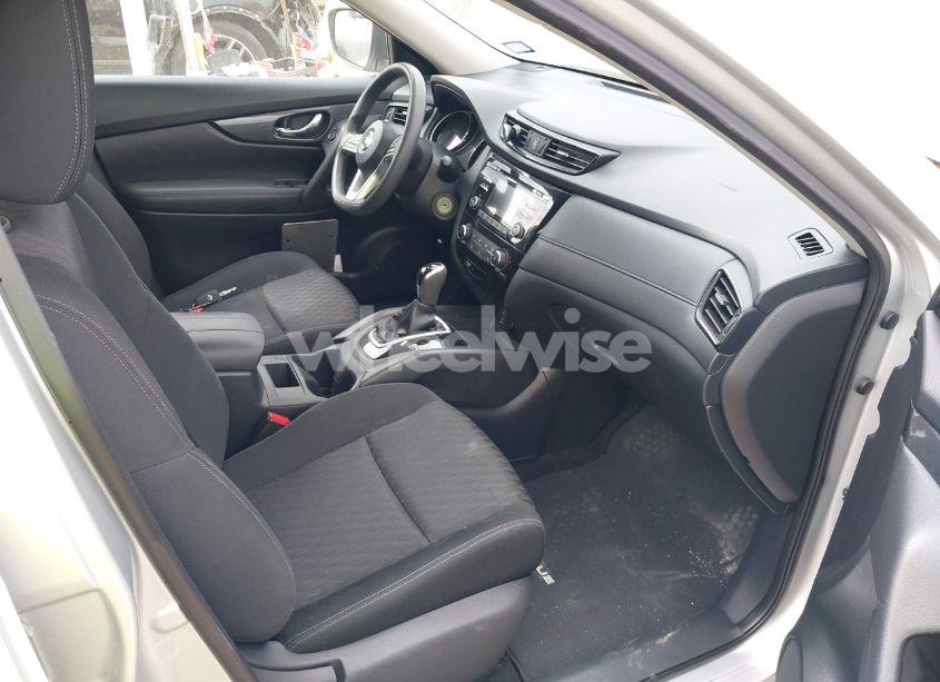 Photo 5 of 2017 Nissan Rogue S (VIN KNMAT2MTXHP552538)