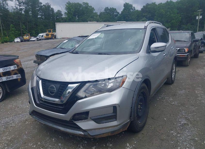 Photo 2 of 2017 Nissan Rogue SV (VIN KNMAT2MTXHP617971)