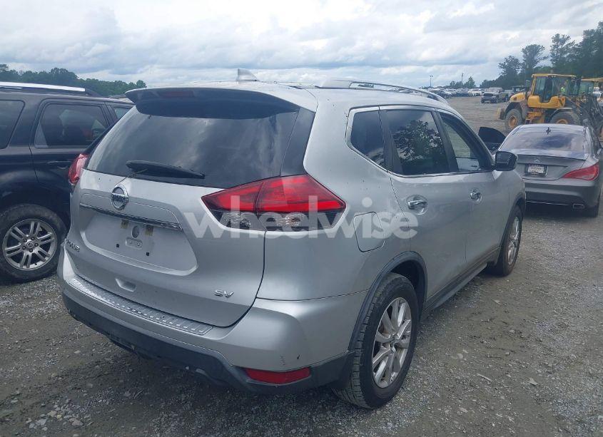 Photo 4 of 2017 Nissan Rogue SV (VIN KNMAT2MTXHP617971)