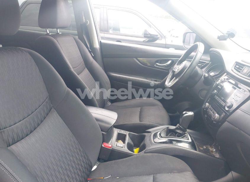 Photo 5 of 2017 Nissan Rogue SV (VIN KNMAT2MTXHP617971)