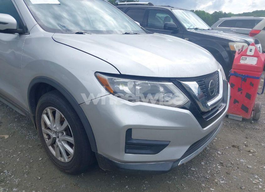 Photo 6 of 2017 Nissan Rogue SV (VIN KNMAT2MTXHP617971)