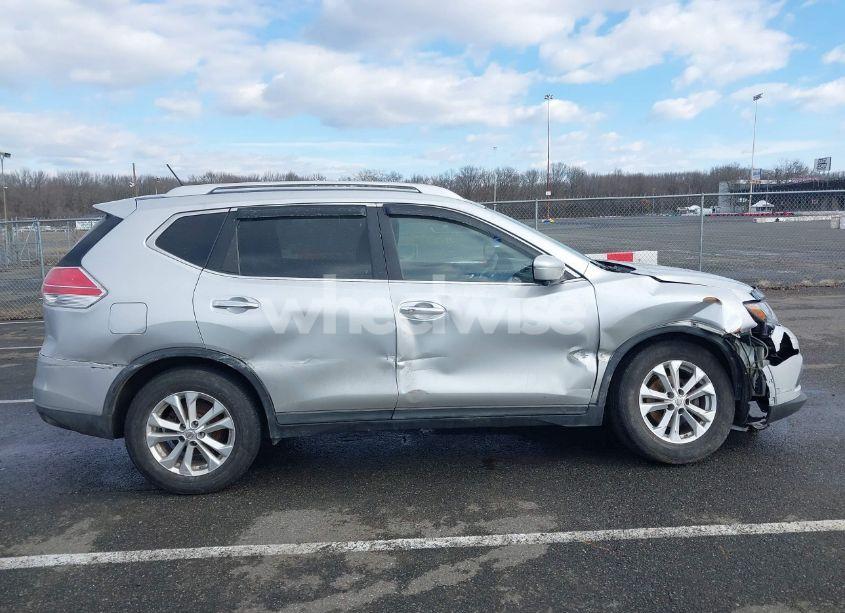 Photo 13 of 2015 Nissan Rogue SV (VIN KNMAT2MV0FP517053)