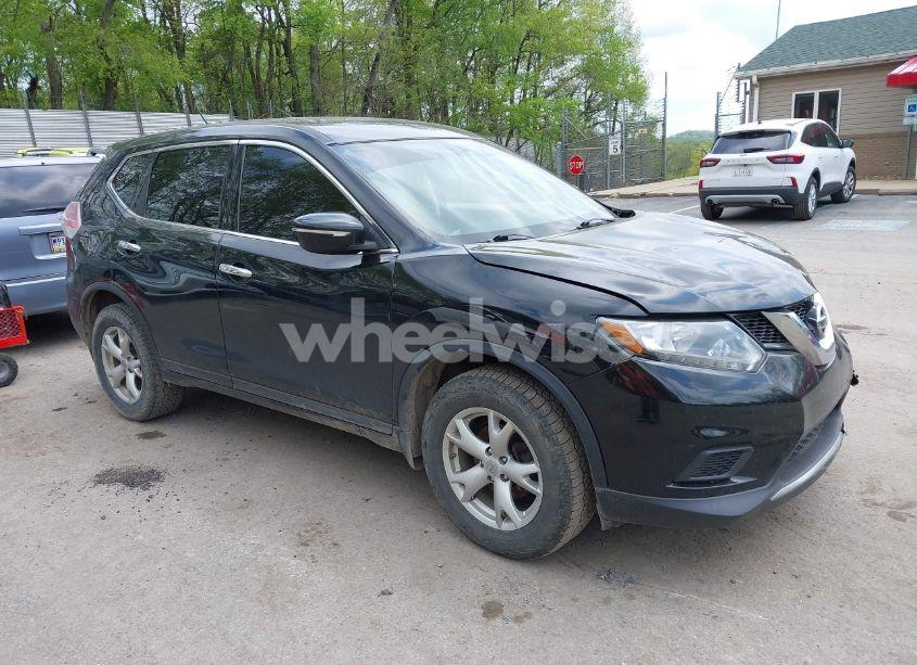 2015 Nissan Rogue S (VIN KNMAT2MV0FP522186) main photo