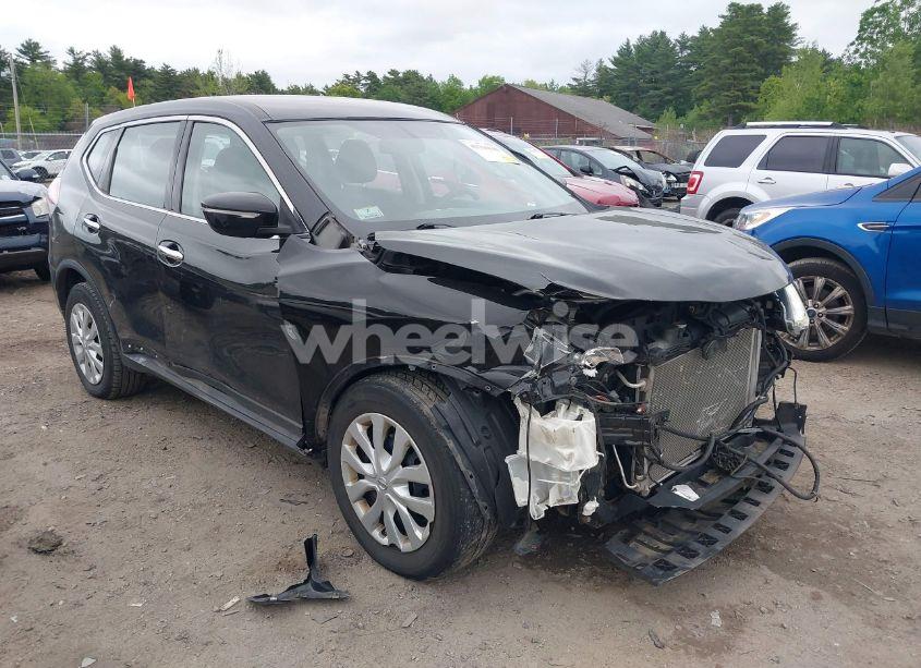 2015 Nissan Rogue S (VIN KNMAT2MV0FP538064) main photo