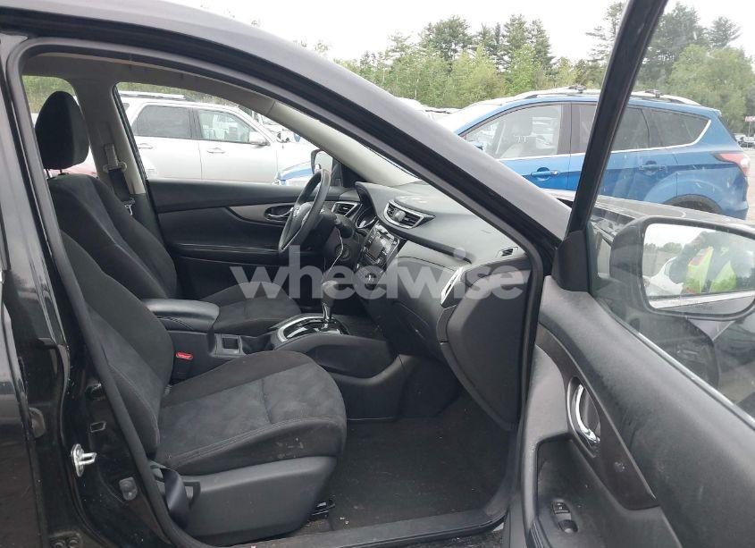 Photo 5 of 2015 Nissan Rogue S (VIN KNMAT2MV0FP538064)