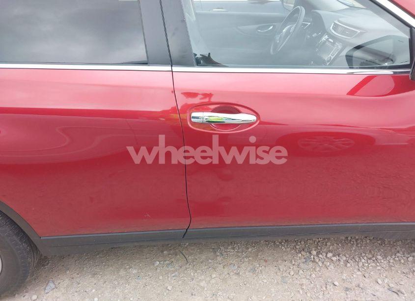 Photo 13 of 2015 Nissan Rogue SV (VIN KNMAT2MV0FP561909)