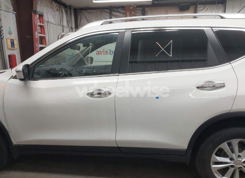 Photo 15 of 2016 Nissan Rogue SV (VIN KNMAT2MV0GP601648)